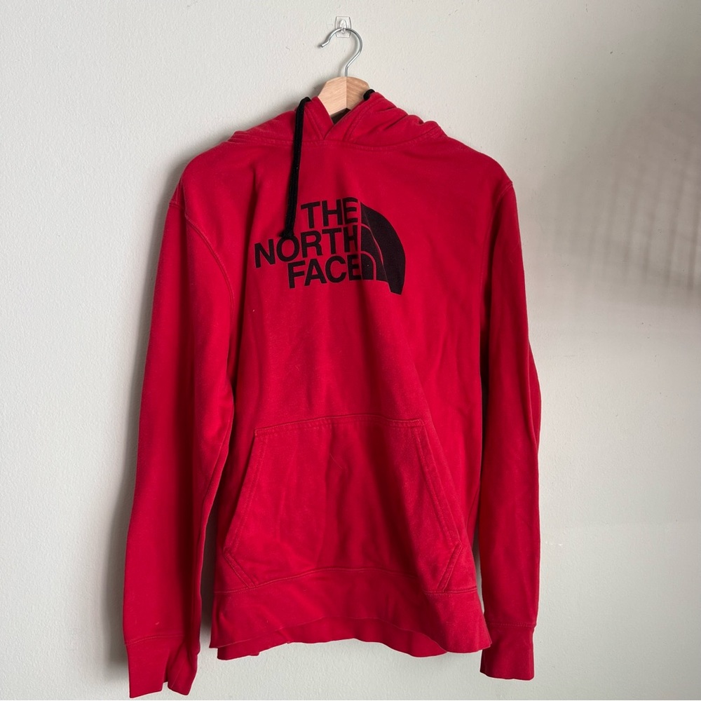 Men’s north face red hooded sweatshirt size L